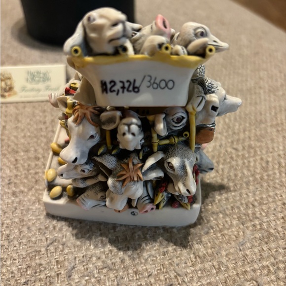 Harmony Kingdom LE 2726/3600 Factory Fresh Box Signed by Peter Calvesbert - Picture 6 of 9